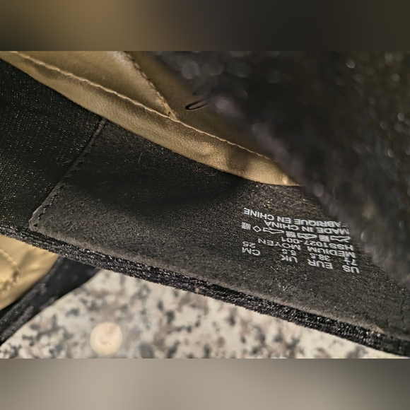 Hush Puppies Soft Style Sz 7.5 Black Velvet Short Heels - Picture 9 of 10